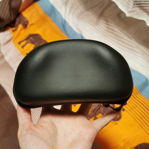 glasses case - Picture 3 of 7